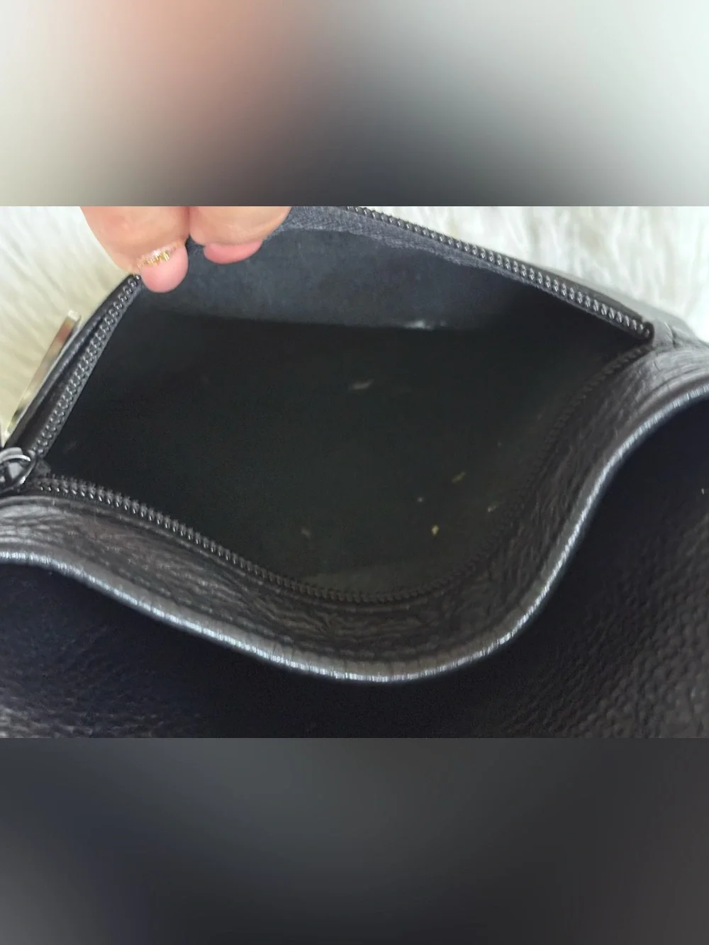 Classic Black Leather Crossbody Bag - Unbranded